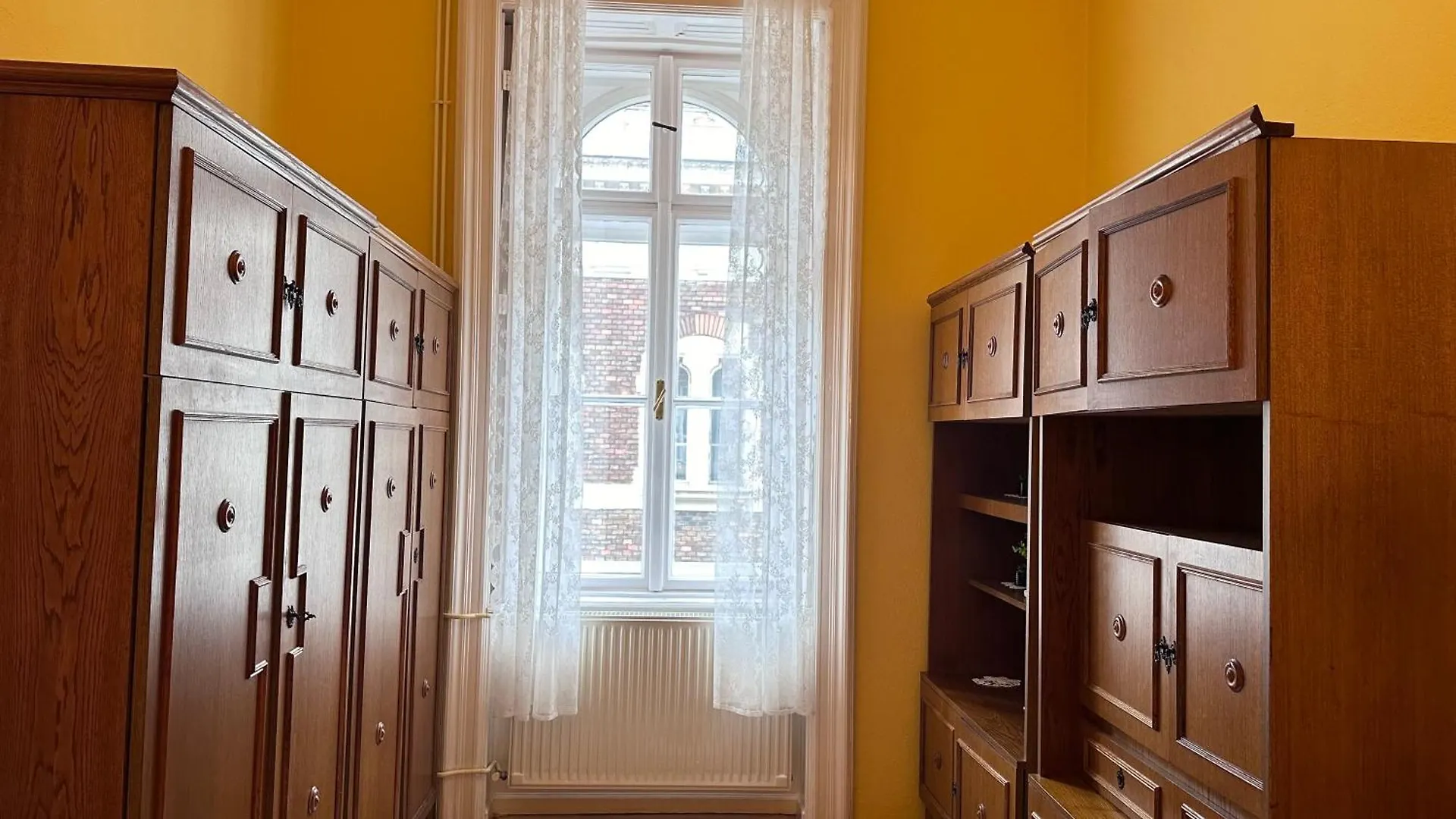 Jozsef 69 Apartment - 2Brs, 5M To Newyork Cafe Budapesta