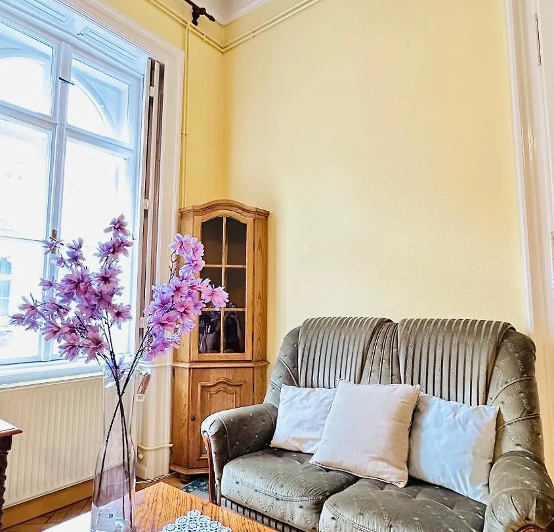 Jozsef 69 Apartment - 2Brs, 5M To Newyork Cafe Budapesta